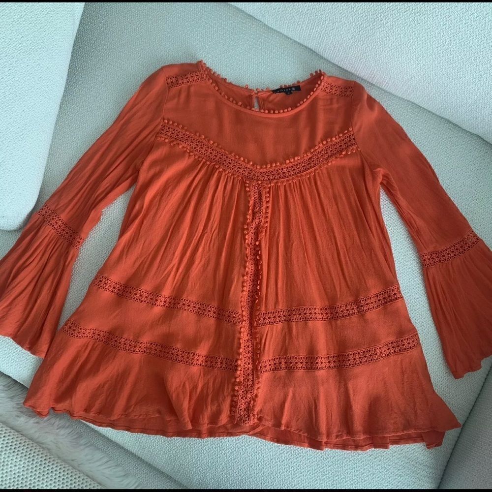*Excellent* Orange blouse bell sleeve crochet details